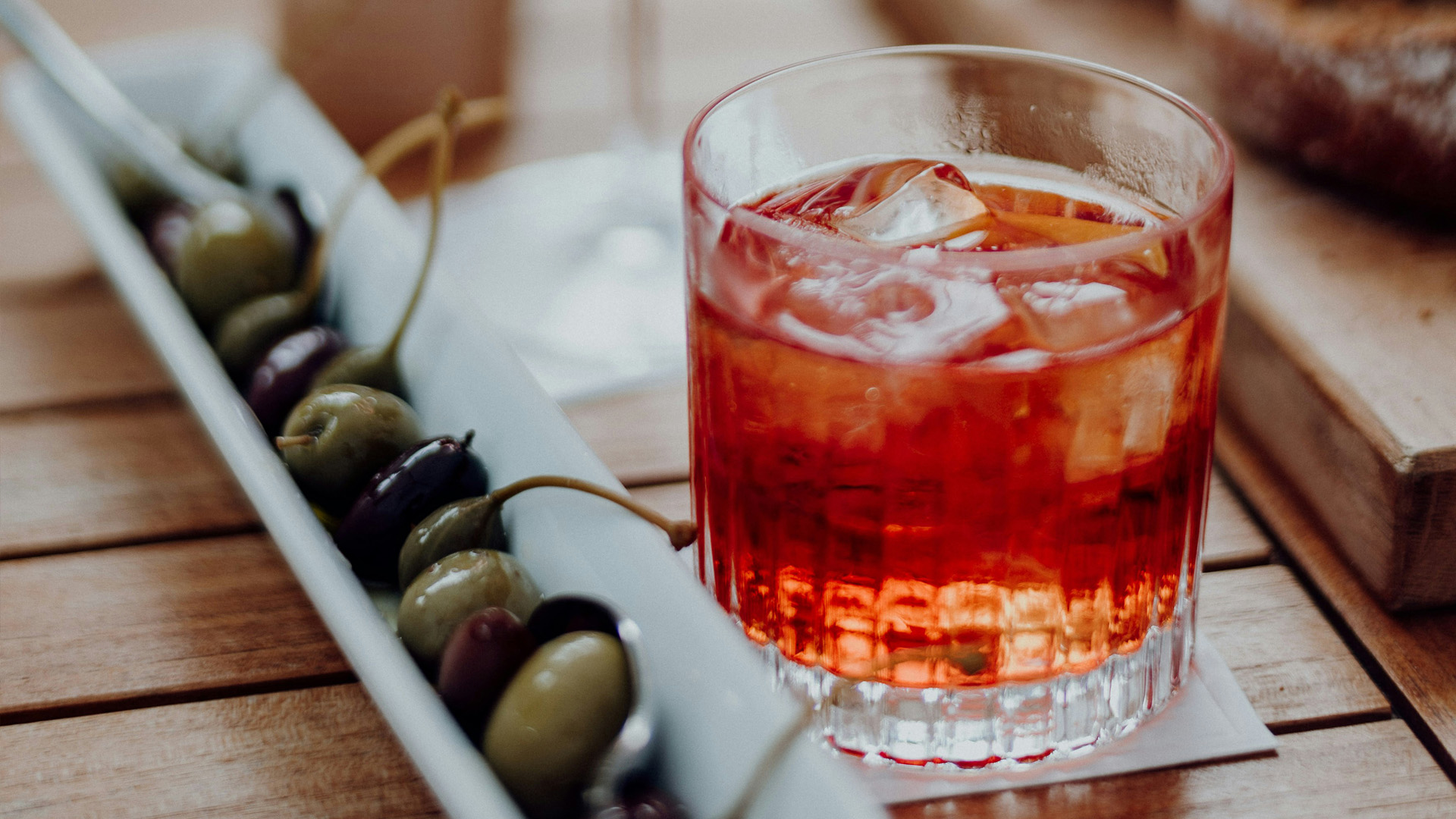 AIV STAMMTISCH – AFTER-WORK SUNDOWNER AM STADTSTRAND
